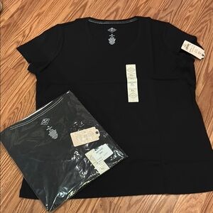 NWT NEW Set 2 St. John's Bay Black V-Neck T-Shirt XL